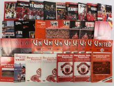 1975-2017 Manchester United Yearbooks and Newsletter, a good clean collection (#36) Small Box