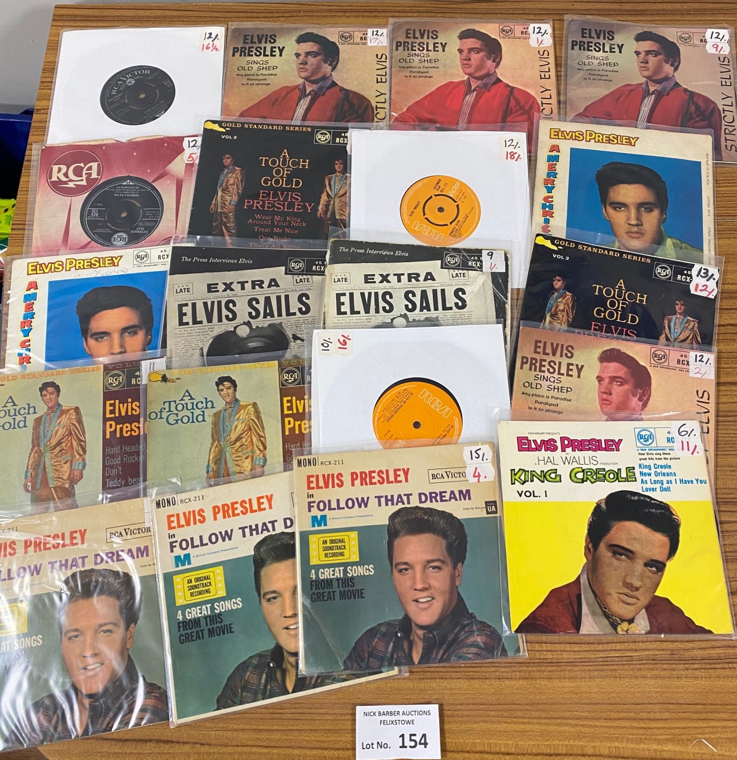 Records : Elvis Presley collection of EP's with duplication, 80+, conditions vary, very nice lot,