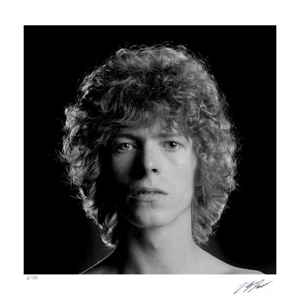 Glam Rock to include The David Bowie Collection / The Queen Collection - Omega Auctions