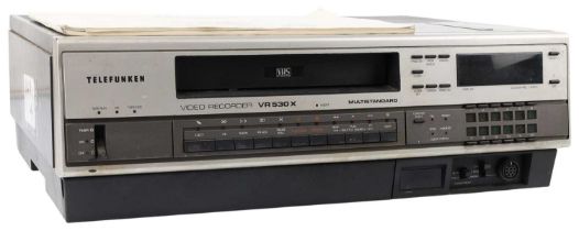 TELEFUNKEN VR530X MULTISTANDARD VIDEO PLAYER WITH MANUAL