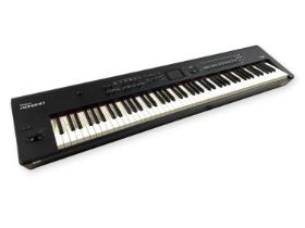 ROLAND RD – 800 PIANO KEYBOARD.
