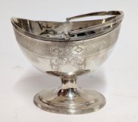 A George III swing handle silver sweet meat dish, hallmarked London 1801, weight approx. 7.87oz.