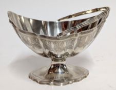 A George III swing handle silver sweet meat dish, hallmarked London 1798, weight approx. 8.23oz.