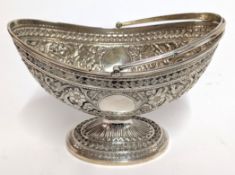 A Victorian silver sweet meat dish, hallmarked to handle, weight approx. 7.51oz.