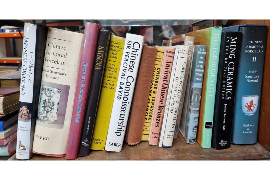 A collection of reference books on Chinese and Japanese porcelain and other items, to include - Image 1 of 2