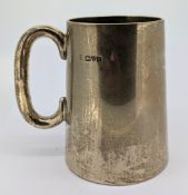 A Edwardian silver tankard, hallmarked Chester 1907, weight approx 8.15oz.