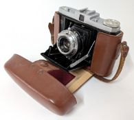 A Zeiss Ikon camera, A.G. STUTTGART-GERMANY 1231/16, in leather case.