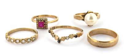 Five 9ct gold dress rings, each of varied design and sizes including a ring set
