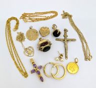 A mixed collection of jewellery, items hallmarked/marked 375 include a crucifix, swivel fob