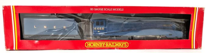 Hornby, a OO gauge scale model of the LNER class A4 'Mallard' locomotive, numbered 4468, boxed.