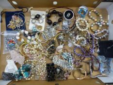 Large collection of mostly modern costume jewellery, including necklaces, rings, bangles and