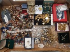 A large collection of costume jewellery, both modern and vintage (1 tray).