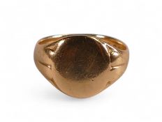9ct Gold signet ring, hallmarks worn, weight 5.6g.