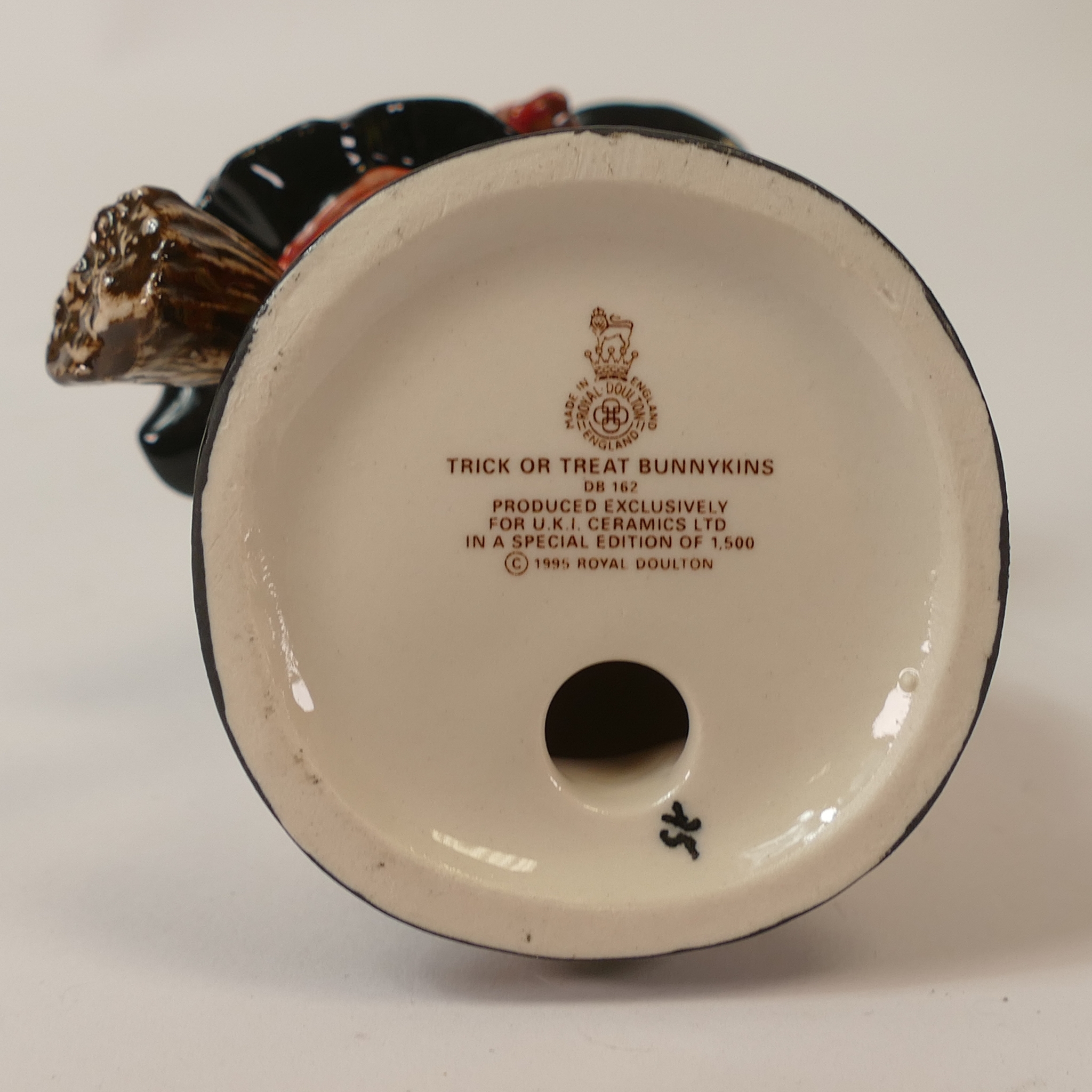 Royal Doulton Bunnykins Character Figure Trick Or Treat DB162 for UKI Ceramics, complete with - Image 4 of 4