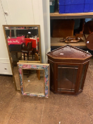 Corner cabinet of small proportions and 2 decorative mirrors (3).