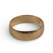 9ct gold wedding ring, size V, 3.3g.