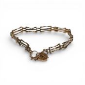 9ct gold gate bracelet with heart clasp, 5.6g.