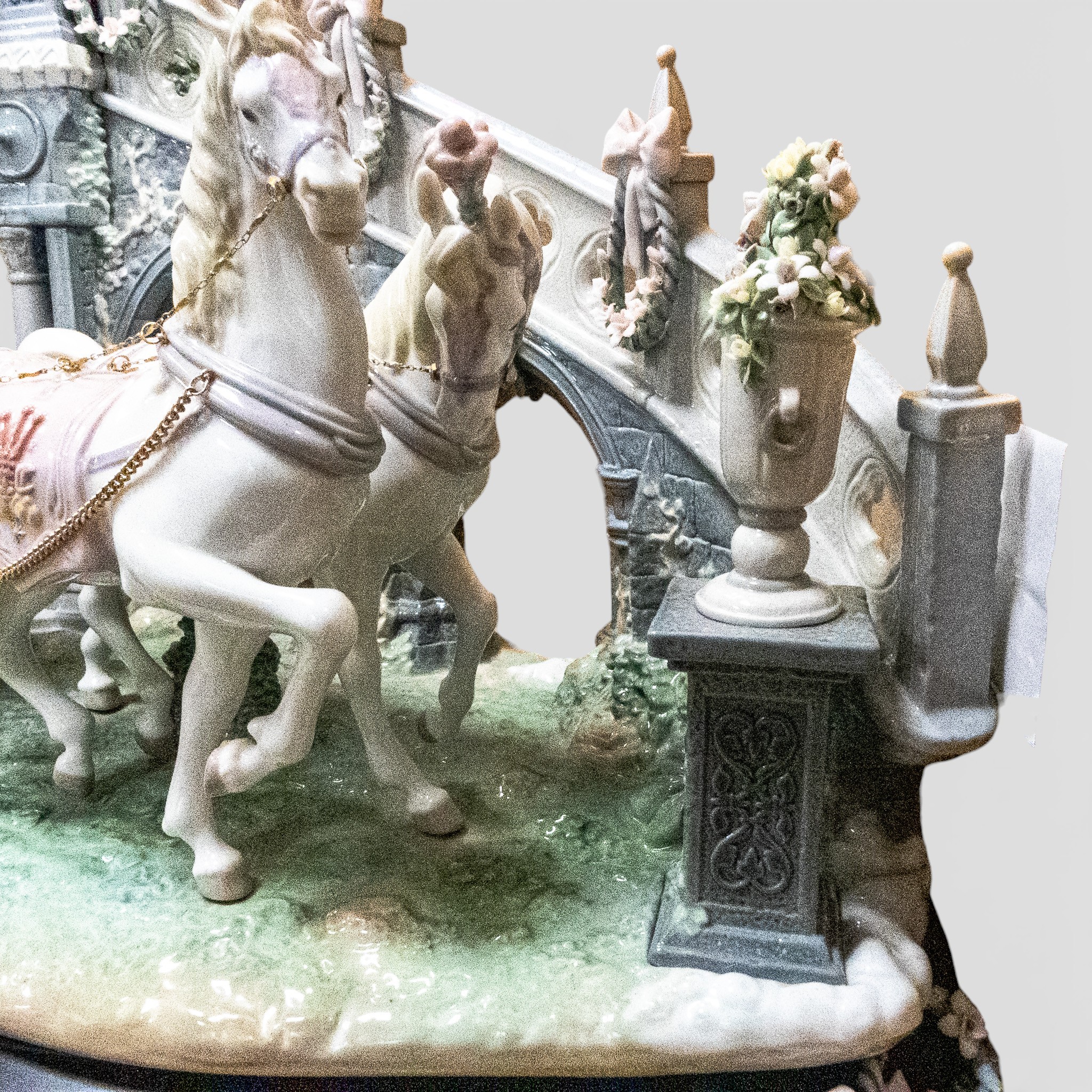 Lladró 'Cinderella's Arrival' Model No:-1785, this spectacular display is a delightful take on - Image 2 of 15