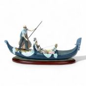 Lladró 'In The Gondola Couple' Model No:-1350 Designed by Francisco Catala (1978). This is a