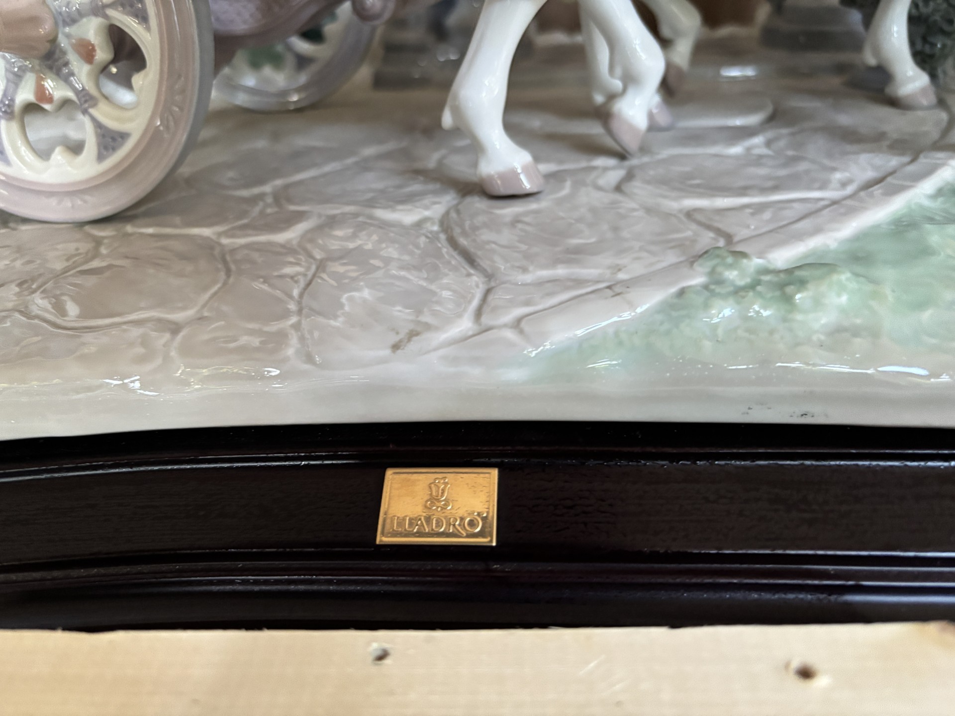 Lladró 'Cinderella's Arrival' Model No:-1785, this spectacular display is a delightful take on - Image 8 of 15