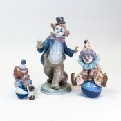 Lladró porcelain clowns to include For a Smile, no.5937, Having a Ball, no.5813 and Pierrot with