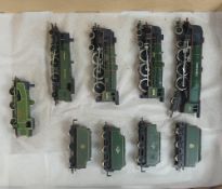 A collection of loose Hornby, Mainline, Airfix and Lima OO/HO steam locomotives and tenders to