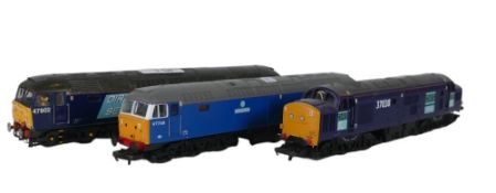 Three loose OO gauge diesel locomotives to include Hornby Class 47 Diony SOS 47709, Class 37
