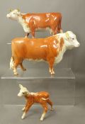 Beswick Hereford cattle family to include Bull 949, Cow 948 and Calf 901B (3).