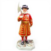 Royal Doulton Iconic London Figure, Beefeater HN5362.