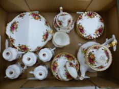 Royal Albert Old Country Roses 22 pieces tea set, teapot, cake plate, 6 trios, milk jug and