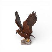 Beswick Golden Eagle 2062. (H: 26cm)