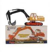 Dinky Toys Atlas Digger 984, by Meccano 1975, with original box. Excellent to near mint condition.