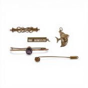 Group of 9ct gold items including brooches, pendants & a pin, gross 10.2g.