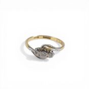 18ct three stone diamond ring, size M, 2.6g.