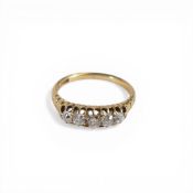 18ct gold five stone diamond ring, size M, 3g.