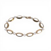 9ct gold white & yellow gold oval linked bracelet, 3.4g.