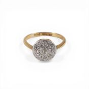 18ct gold Seven stone diamond ring, size K/L, 2.7g.