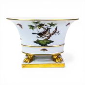 Herend porcelain Rothschild Bird pattern no.6455, claw footed oval vase. (H: 15cm)
