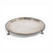 Silver footed salver, London 1931, 194g.