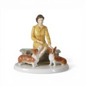 Royal Doulton figurine HN5807 'At Home' to celebrate the 90th Birthday of Queen Elizabeth II. L/E