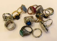 A group of 15 x 925 silver rings, combined total weight 76g.