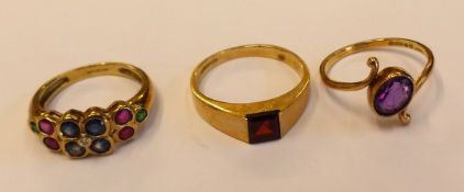 Three 9ct gold dress rings set with semi precious stones, sizes K-L, combined weight 6.1g (3).
