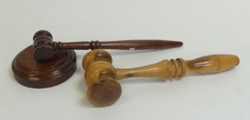 Two vintage-style wooden gavels with a sound block. (L: 16.5cm) (3)