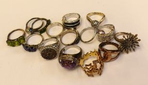 A group of 15 x 925 silver rings, combined total weight 61g.