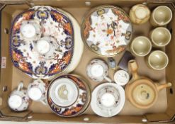 Davenport 'Imari' pattern part tea set to include:- Teacups, saucers, side plates, cake plate