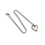 9ct white gold heart shaped pendant with white stones and chain, 2.6g.