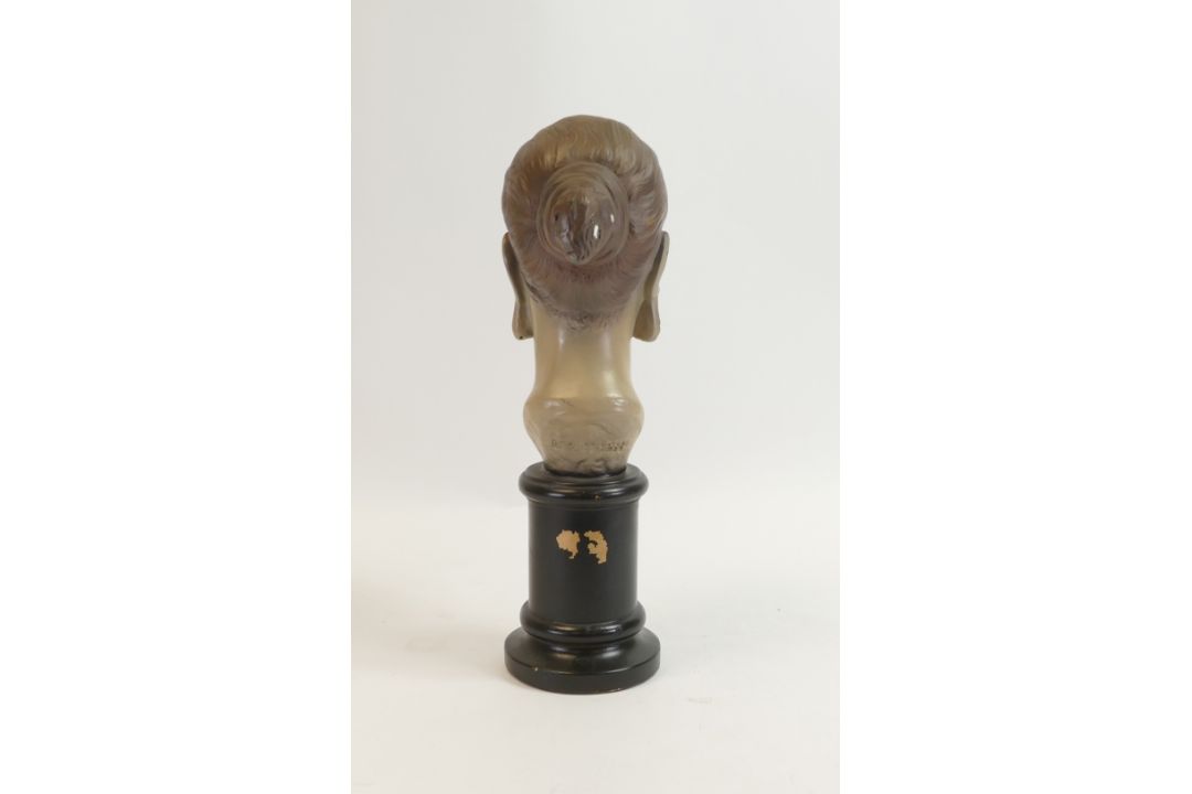 Mid-century plaster bust depicting a young woman, on a wooden plinth, marked Reg-887566 o the back - Image 4 of 6