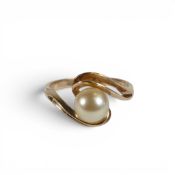 Yellow metal pearl set ring, electronically tested to be 14ct gold, size R, 3.7g.