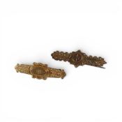 Victorian 9ct gold bar brooch, 1.9g and another similar 9ct bar brooch brooch with steel pin,2.