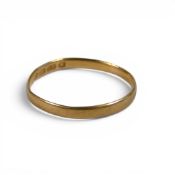 22ct gold wedding ring, 1.2g.